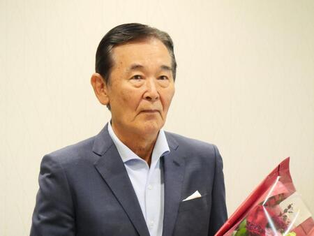会見に出席した都倉俊一氏