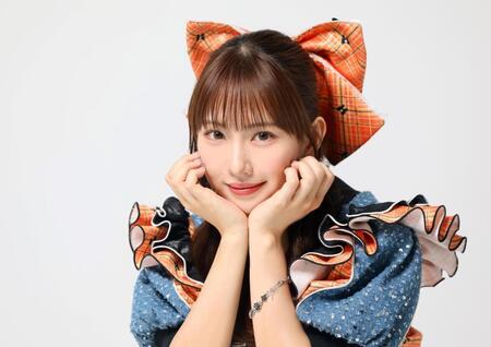 ポーズをとるＳＫＥ４８・熊崎晴香（撮影・石井剣太郎）
