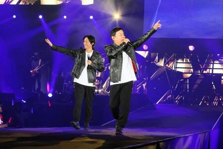 「ナインティナインのオールナイトニッポン歌謡祭」に主演した岡村隆史（右）、矢部浩之（Ｃ）「ナインティナインのオールナイトニッポン歌謡祭」