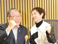 取材に応じた徳光和夫（左）、高田みづえさん