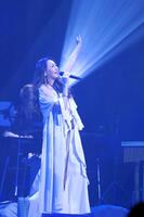 ライブツアーの東京公演を行った杏里