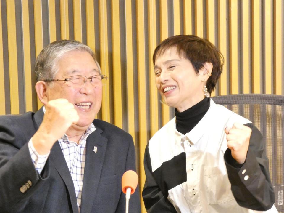 取材に応じた徳光和夫（左）、高田みづえさん