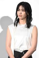 舞台あいさつに登壇した西野七瀬（撮影・持木克友）