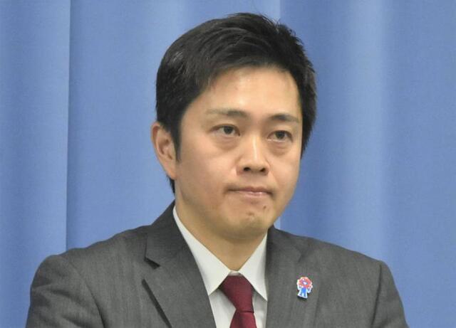 大阪出身？！吉村知事の隣に９頭身女優