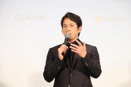 舞台あいさつで役作りを語った岡田准一　©　２０２６　映画「ＳＵＫＩＹＡＫＩ 上を向いて歩こう」製作委員会