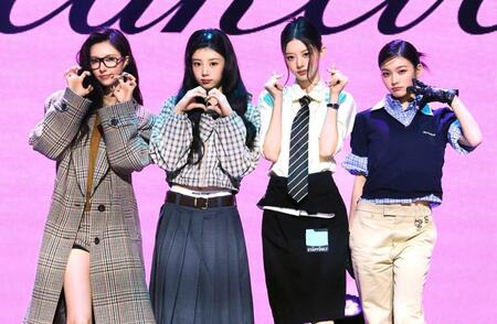 ポーズをとるＩＬＬＩＴの（左から）ＹＵＮＡＨ、ＷＯＮＨＥＥ、ＭＩＮＪＵ、ＩＲＯＨＡ　（ｐ）＆（Ｃ）　ＢＥＬＩＦＴ　ＬＡＢ　Ｉｎｃ．　