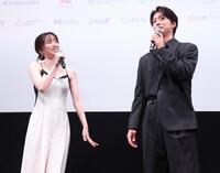 トークでもりあがる永野芽郁と伊藤健太郎（撮影・金田祐二）