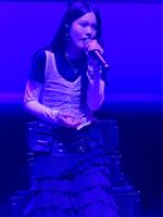 映画イベントで主題歌を熱唱するａｏ