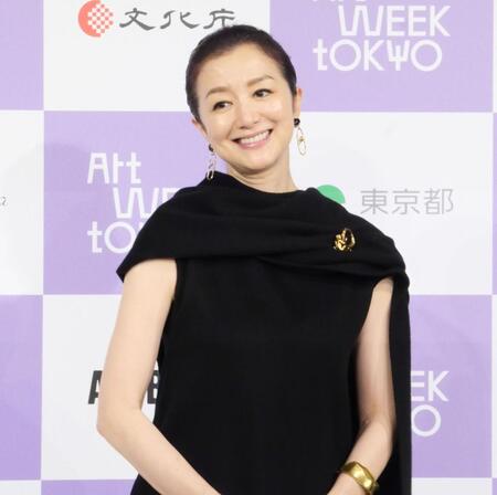 イベントに出席した鈴木京香