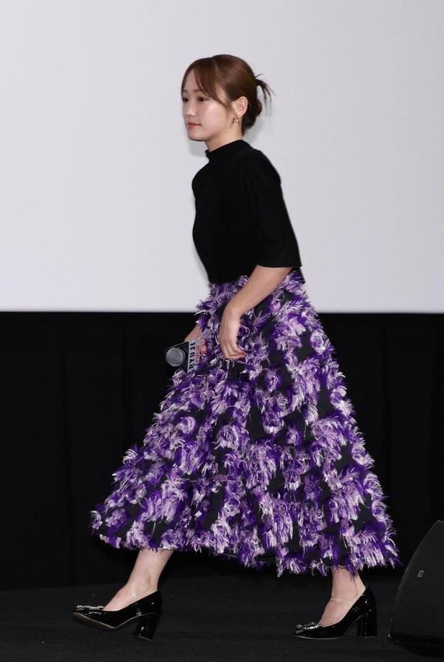 舞台あいさつに登場した川栄李奈（撮影・佐々木彰尚）