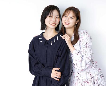 「妻を引退します」でＷ主演する朝日奈央（左）と新川優愛（撮影・伊藤笙子）