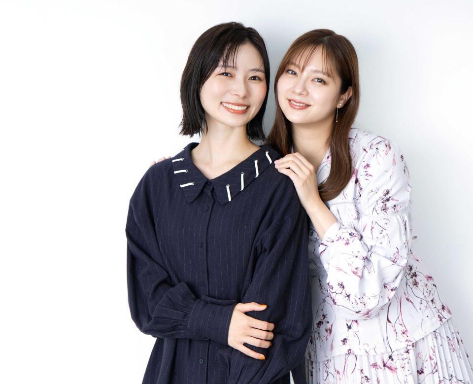 「妻を引退します」でＷ主演する朝日奈央（左）と新川優愛（撮影・伊藤笙子）