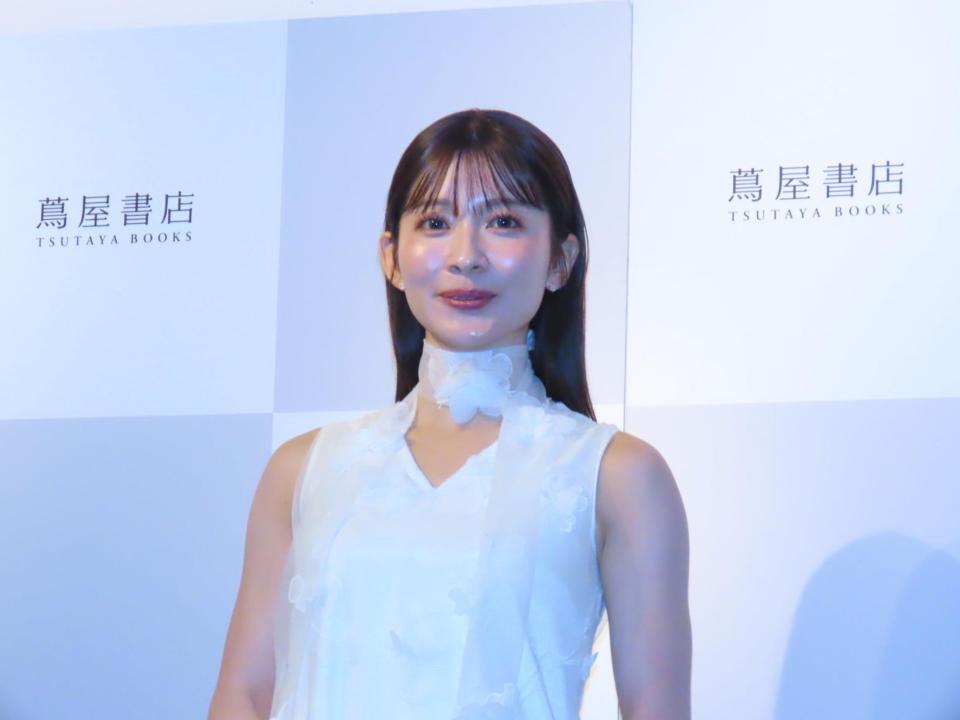 初のフォトブック「りな、です」を発売した山本里菜