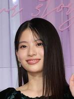 出口夏希＝新宿ピカデリー（撮影・西岡正）