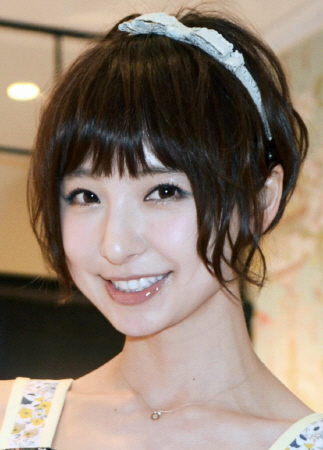 ツイッターのフォロワーが１５０万人を突破したＡＫＢ４８の篠田麻里子