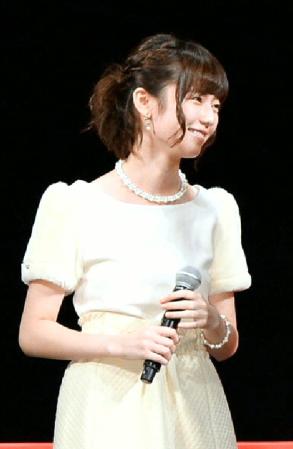 舞台あいさつで中居正広にお小遣いをもらったことを明かしたＡＫＢ４８・島崎遥香＝東京国際フォーラム