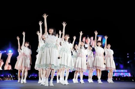 初全国ツアーのファイナル公演を行った乃木坂４６＝神宮球場