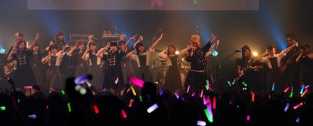 　大学同格者へご褒美ライブをおこなった氣志團と乃木團の豪華コラボ