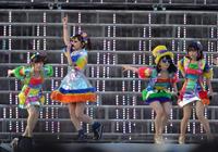 「ＰＥＲＦＥＣＴ　ＨＵＭＡＮ」のカバーでライブをスタートさせたＡＫＢ４８＝横浜スタジアム