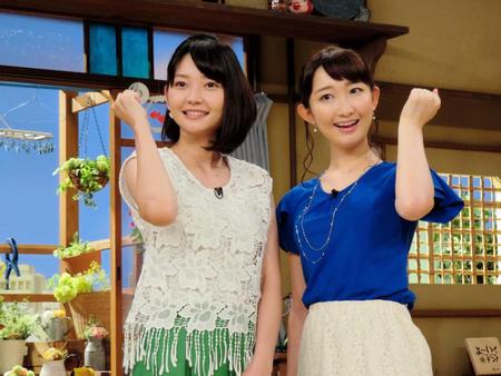 　この日デビューを飾った竹崎由佳アナ（左）と竹上萌奈アナ（右）＝関西テレビ