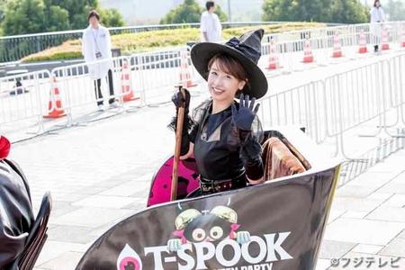 セクシー＆キュートな魔女に扮した加藤綾子アナウンサー（Ｃ）フジテレビ