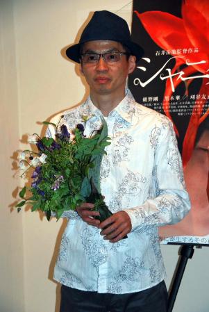 初タッグを組んだ俳優・綾野剛の素顔を語った石井岳龍監督＝東京・松屋銀座