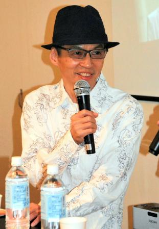 初タッグを組んだ俳優・綾野剛の素顔を語った石井岳龍監督＝東京・松屋銀座