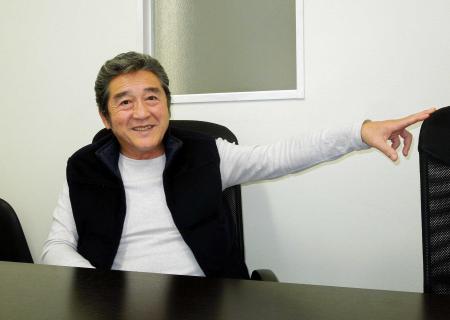 　新しい上映方式を熱く語る松方弘樹