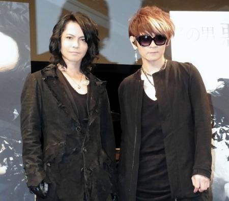 ＶＡＭＰＳのＨＹＤＥ（左）とＫ．Ａ．Ｚ＝東京・台場