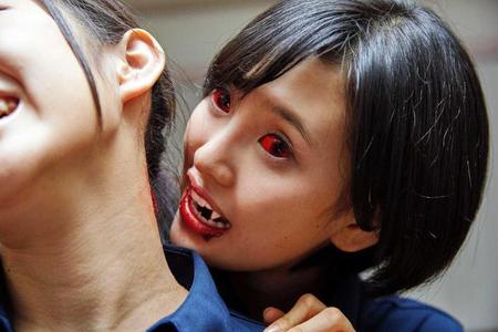 　赤目と鋭いキバで“変身”した兒玉遥