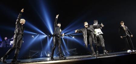 　６大ドームツアーを発表したＢＩＧＢＡＮＧの（左から）Ｄ‐ＬＩＴＥ、Ｖ．Ｉ、Ｇ‐ＤＲＡＧＯＮ、ＳＯＬ、Ｔ．Ｏ．Ｐ＝ナゴヤドーム