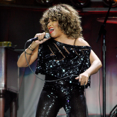 音楽プロデューサーのアーウィン・バッハと結婚したティナ・ターナー