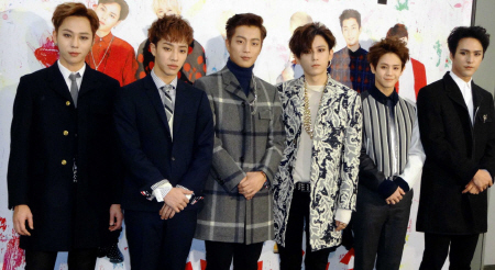 　アリーナ公演の前に会見を行うＢＥＡＳＴ＝横浜アリーナ