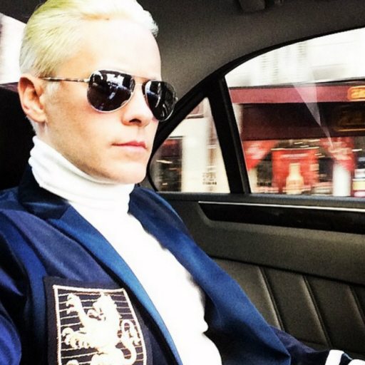 ジャレット・レトが金髪に変身！