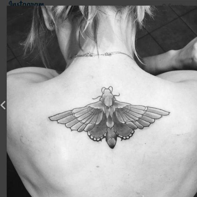 離婚のｋクオコ 結婚記念の刺青を除去 海外スターバックナンバー 芸能 デイリースポーツ Online