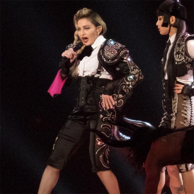 世界エイズデーに感動的なスピーチをしたマドンナ