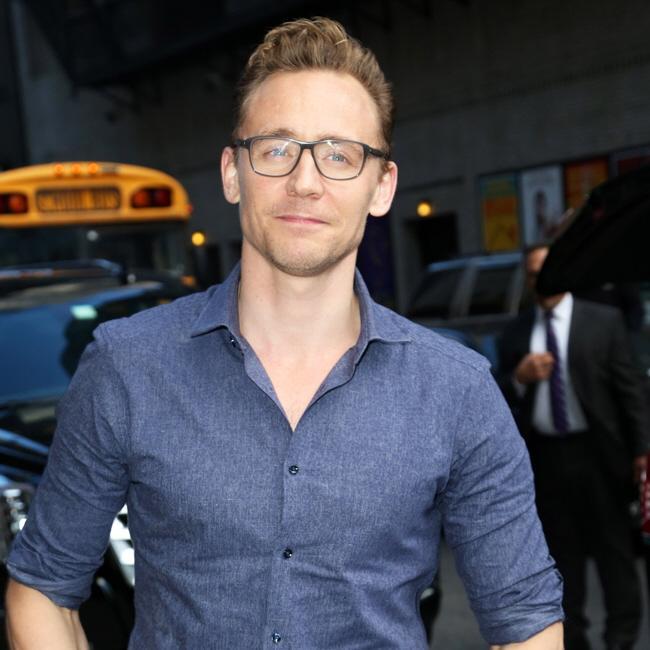 両親の離婚がきっかけで俳優になったというトム・ヒドルストン