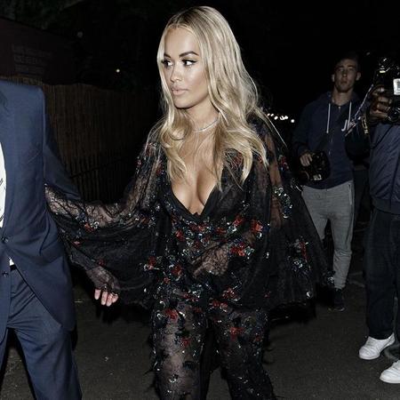 Ｆ１ドライバーのルイス・ハミルトンとのロマンスが噂されているリタ・オラ