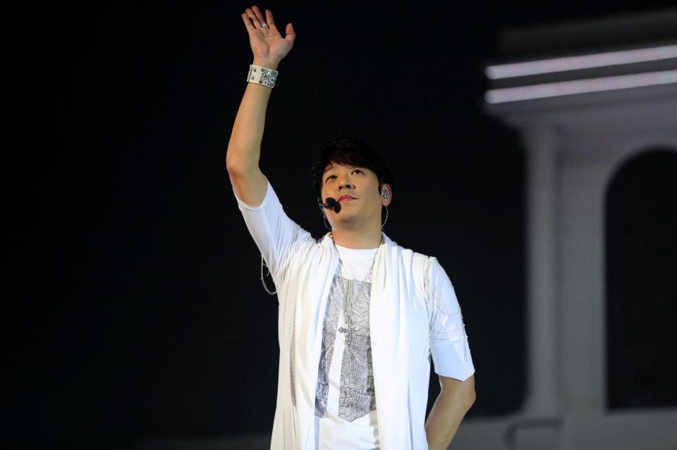 「ＲＹＵ　ＳＩＷＯＮ　ＪＡＰＡＮ　ＬＩＶＥ　２０１６～ＷＩＳＨ～」を行ったリュ・シウォン＝東京・日本武道館