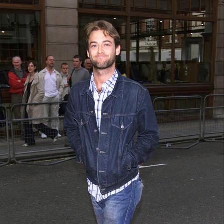 ポール・ニコルズ、ジャングルの滝から転落