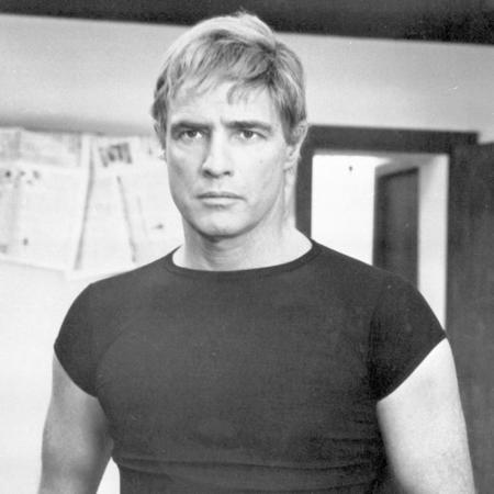 マーロン・ブランド、 有名男性コメディアン性的関係！？