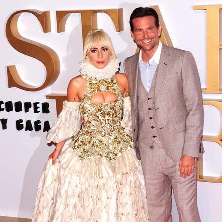 レディー・ガガとブラッドリー・クーパーが