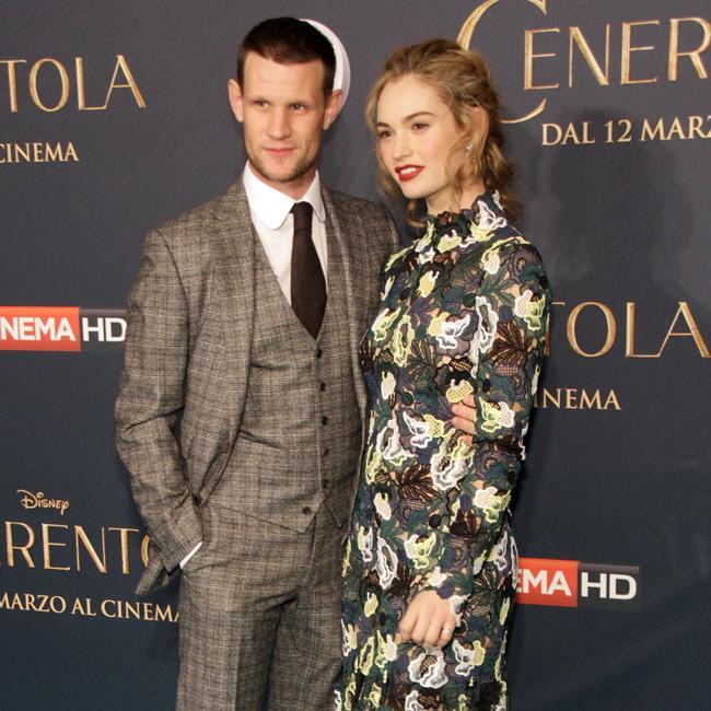 マット・スミス（左）とリリー・ジェームズ