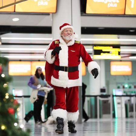 サンタが街にやってきた！