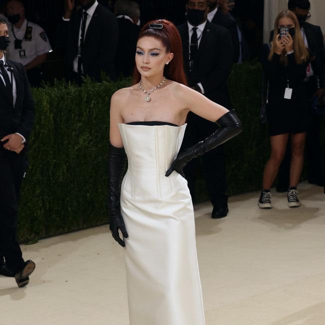 　ジジ・ハディッド