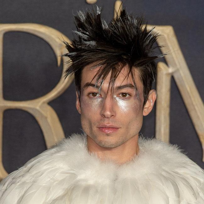 　エズラ・ミラー