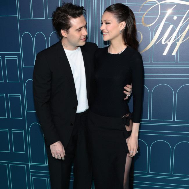 　ニコラ・ペルツ（右）とブルックリン・ベッカム