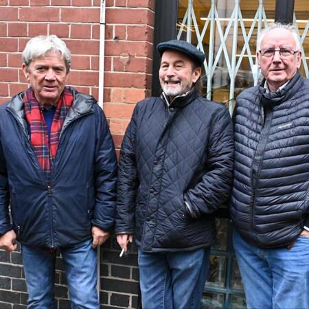 ギネスブックにも認定の英音楽プロデューサーチーム　音楽界での功績を称えブルー・プラークが設置