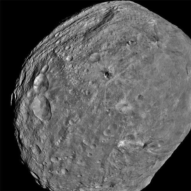 昨年12月発見の小惑星 2032年12月に地球に衝突する確率は/海外