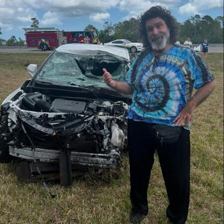 【写真】ＷＷＥ殿堂入りレスラーが交通事故で入院　車はグチャグチャに
